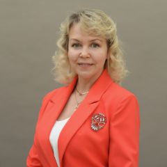 Устинова Елена